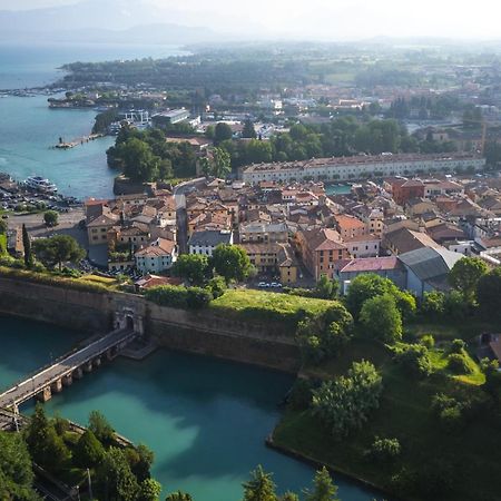 Residenza Porta Brescia Villa Peschiera del Garda Exterior foto